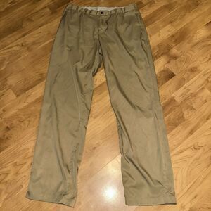 Nike Dri-Fit Men's Size 34x32 Khaki‎ Standard Fit Golf Pants